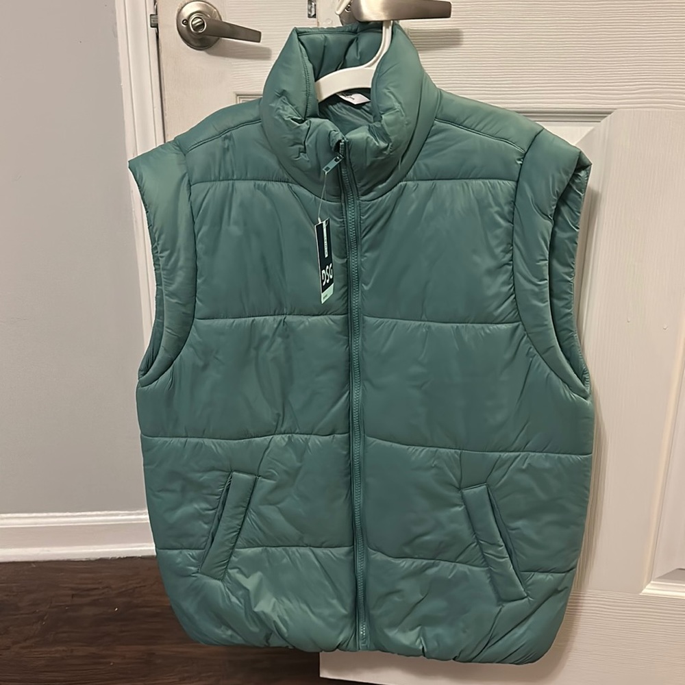 DSG women’s teal vest